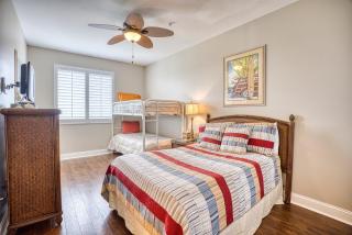 Sleeps 12-3 Bedrooms-7 Beds-3 Bath-Great Views-1700 SqFt - North Myrtle Beach - 1