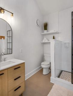 The Woodland Carriage House by Stay Local Nashville - 5