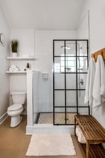 The Woodland Carriage House by Stay Local Nashville - 4