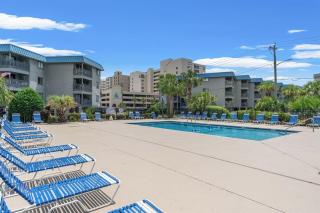 Sea Cabin Unit Unit 104-Oceanfront-Sleeps 4-1bedroom-1bath - North Myrtle Beach - 3