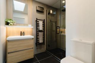 Luxe 3BR, 2Bath Townhouse w Private Garage in CBD - Wellington - 5