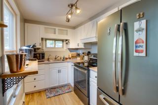 Couples Glamping Getaway on Bonny Eagle Pond - Standish - 3
