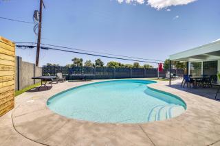 3 Mi to Strip Mid-Century Gem with Hot Tub in Vegas - Las Vegas - 0