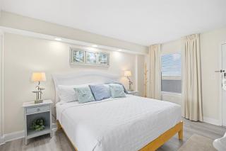 Oceanfront Seawatch Resort Unit 1012 Luxury Sleeps 2 Ten Pools Ten Hot Tubs - Myrtle Beach - 7