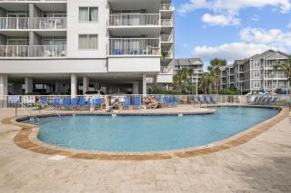 Oceanfront Seawatch Resort Unit 1012 Luxury Sleeps 2 Ten Pools Ten Hot Tubs - Myrtle Beach - 6