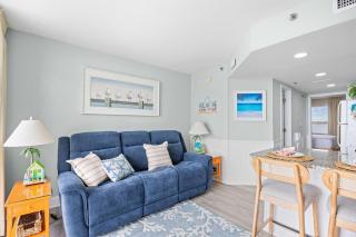 Oceanfront Seawatch Resort Unit 1012 Luxury Sleeps 2 Ten Pools Ten Hot Tubs - Myrtle Beach - 3