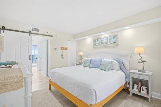 Oceanfront Seawatch Resort Unit 1012 Luxury Sleeps 2 Ten Pools Ten Hot Tubs - Myrtle Beach - 1