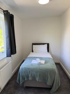3-Bed Home near MK City Centre - Great Linford - 6
