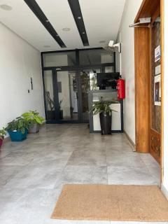 Nice F2 with new, modern furniture in Mermoz - Dakar - 1