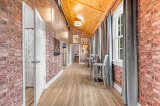 Walk To Mohegan!05mi-modern 3br Home Getaway - Norwich - 2