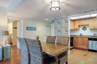 107 Village House Port Royal 2 BR 2 BA w 4 Queens Sleeps 8 Bikes & Beach Gear Included - Hilton Head Island - 0