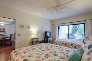 107 Village House Port Royal 2 BR 2 BA w 4 Queens Sleeps 8 Bikes & Beach Gear Included - Hilton Head Island - 1