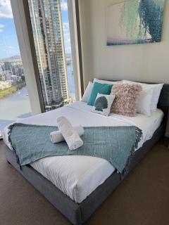Spire 3105 HIGH-RISE HAVEN by Stylish Stays - 9