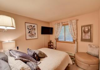 Farwells Private Resort in the Woods - - 2