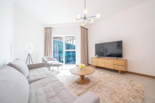 Stunning 2BR Apt High-Floor Breathtaking Views - 7