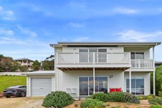 One Merino Panoramic Beach House Modern Sleeps 10 - Carrickalinga - 0