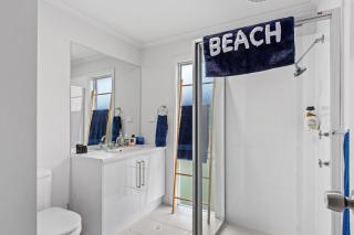 One Merino Panoramic Beach House Modern Sleeps 10 - Carrickalinga - 1