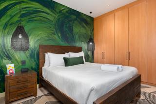 Designer City Retreat - 7