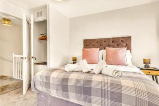 Wheatley House - Great Location - Free Parking, Self-Check-In, Fast Wifi and Smart TVs by Yoko Property - Milton Keynes - 6