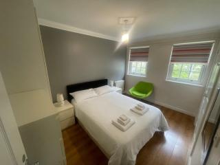 Gatwick 1 Bedroom Apartment - Chipstead - 8