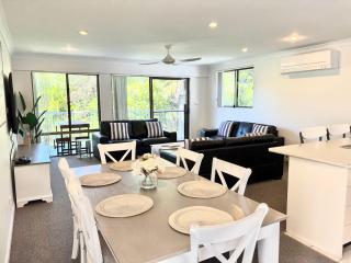 Smugglers On The Beach - 8