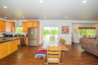 Serene Four Bedroom Lakefront Home - Wasilla - 6