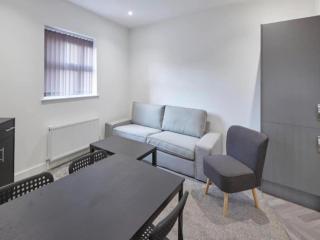 Belvilla Crewe City Centre Hotel Family room 4 - Chester - 7