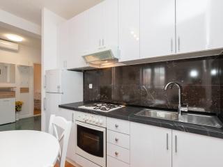 Villa Supetar Garden - Two Bedroom Apartment with Terrace - Supetar - 3