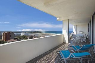 St Tropez 43 - 2 Bedroom Apartment with Pool - The Entrance - 5
