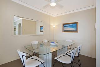 St Tropez 43 - 2 Bedroom Apartment with Pool - The Entrance - 2