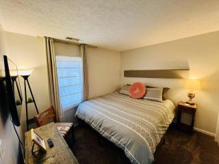 Forest Getaway & Golf at Lake - Bloomington - 4