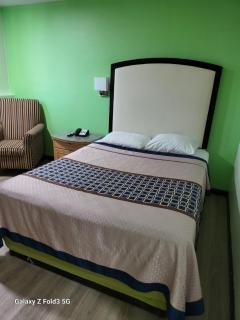 Value Inn & Suites Salina - Salina - 0