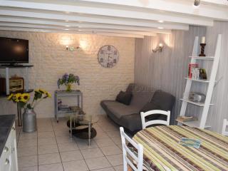 Gîte rural 1 chambre, cour close, équipements bébé, Wi-Fi, proche mini-golf, non fumeur, tout inclus - FR-1-381-24 - La Tour-Saint-Gelin - 2