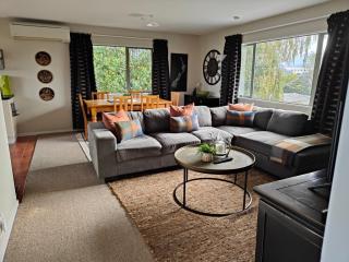 Home Comforts on Main - Methven - 8
