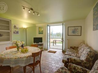 Gîte rénové avec terrasse, parking et randonnées proches – calme assuré - FR-1-496-201 - Montagny - 9