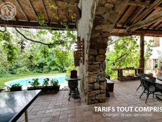 Découvrez ce gîte champêtre avec spa, sauna, piscine et jardin privatif à Essertines-en-Donzy - FR-1-496-200 - Essertines-en-Donzy - 0