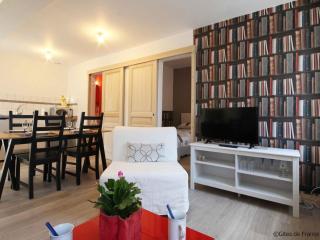 Appartement cosy au-dessus d'un café littéraire avec jardin et location de vélos, proche de Condé-en-Normandie - FR-1-497-93 - Ségrie-Fontaine - 0