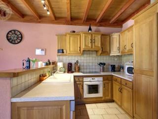 Gîte spacieux avec cheminée, proche forêt, VTT et randonnées, idéal pour familles et détente - FR-1-496-36 - Saint-Romain-dʼUrfé - 3