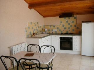 Gîte rustique avec terrasse et grand jardin, calme absolu, animaux acceptés, idéal pour se ressourcer. - FR-1-496-47 - 8