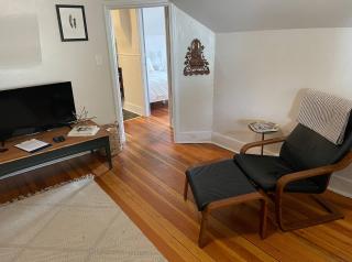 Cozy 1BD in Burlington’s Coolest Neighborhood - Burlington - 0