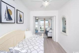 Tiny Home living with Breathtaking Ocean and Marsh Views, Sleep 4 - Myrtle Beach - 3