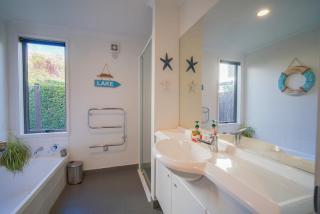 A Home away from Home in Wanaka - Wanaka - 2