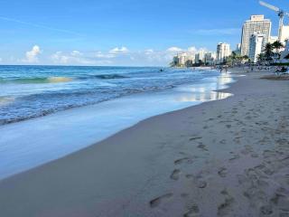 Condado BeachFront Tantra Apartment - San Juan - 7