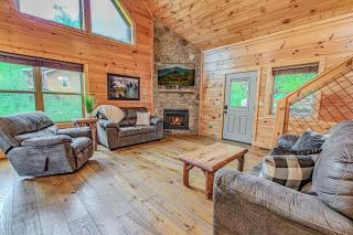 Fire Pit, Creek, Hot Tub, Game Room, 1m to GBurg! - Gatlinburg - 7