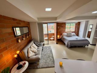 Increíble Apartaestudio Cerca al Centro Comercial Los Molinos - Medellín - 9