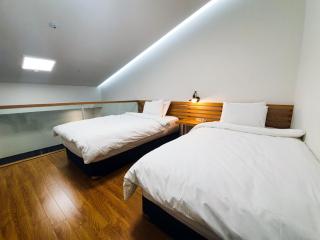 Romyzian Garden Mountain House - Handae-dong - 8