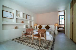 Dreamy 2BR pool villa, steps from Gili Air beach - 9