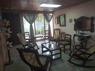 Casa particular con habitaciones disponibles en colonia indepdencia Distrito 3 Managua - El Venado - 2