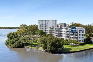Stunning Rooftop Retreat with Private Jacuzzi on the Maroochy River - 3