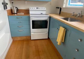 Paekākāriki Cottage near the Sea - 4